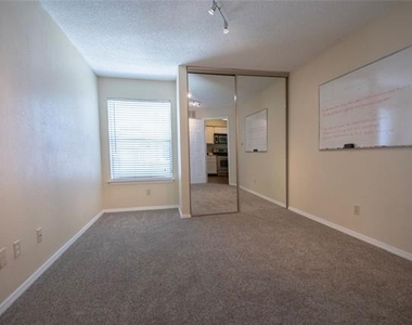 3121 Sondra Drive - Photo Thumbnail 6