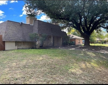 2214 Vanderbilt Court - Photo Thumbnail 1