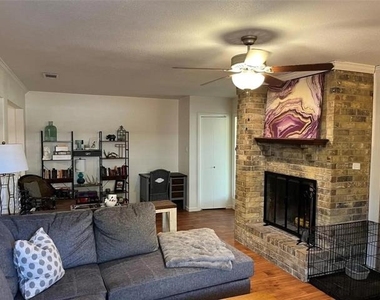 2214 Vanderbilt Court - Photo Thumbnail 4