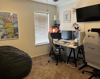 2214 Vanderbilt Court - Photo Thumbnail 9
