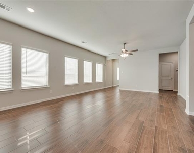 1516 Twin Forks Drive - Photo Thumbnail 8