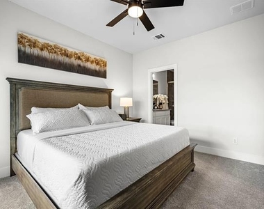 804 War Admiral Drive - Photo Thumbnail 9
