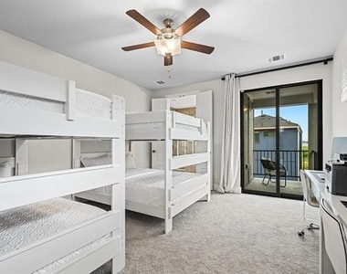 804 War Admiral Drive - Photo Thumbnail 12