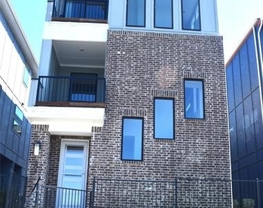 804 War Admiral Drive - Photo Thumbnail 2