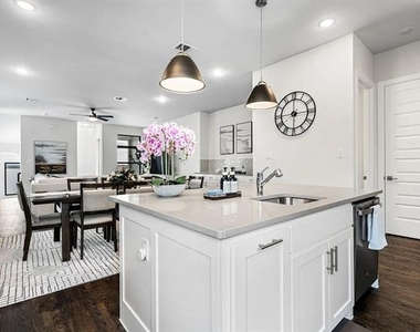 804 War Admiral Drive - Photo Thumbnail 29