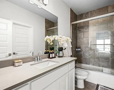 804 War Admiral Drive - Photo Thumbnail 5