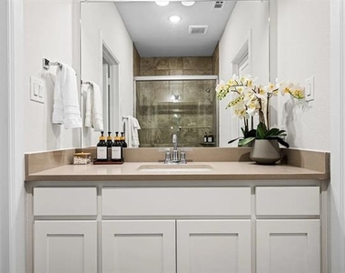 804 War Admiral Drive - Photo Thumbnail 16