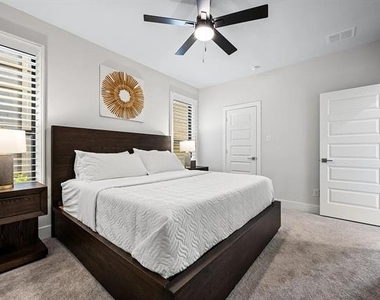 804 War Admiral Drive - Photo Thumbnail 7