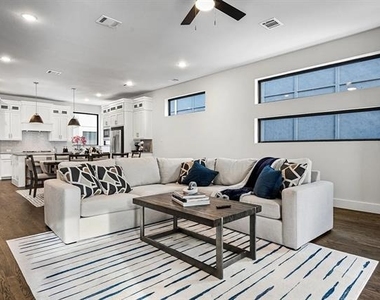 804 War Admiral Drive - Photo Thumbnail 3