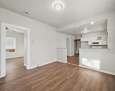 1101 N Harrison Avenue - Photo Thumbnail 1