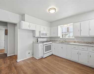 1101 N Harrison Avenue - Photo Thumbnail 3