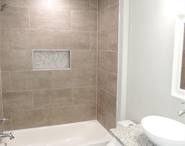 608 E College Street - Photo Thumbnail 13
