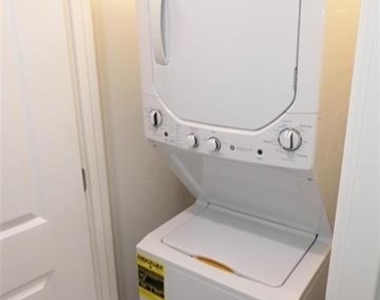 608 E College Street - Photo Thumbnail 15