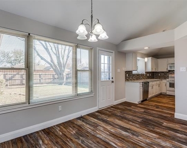 3814 Drakestone Avenue - Photo Thumbnail 2