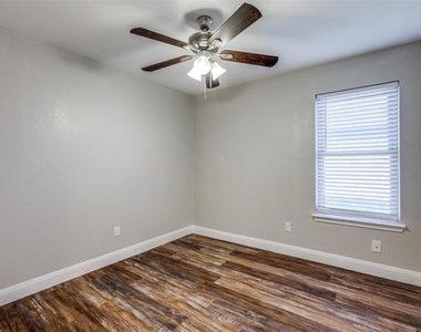3814 Drakestone Avenue - Photo Thumbnail 5
