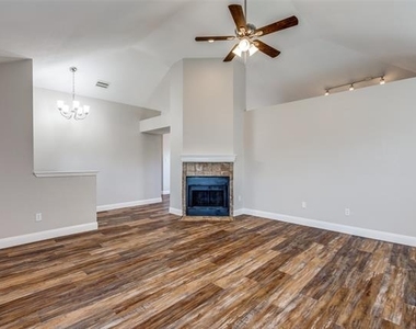 3814 Drakestone Avenue - Photo Thumbnail 3
