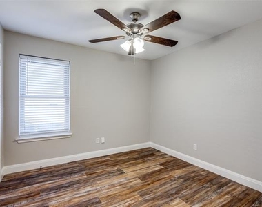 3814 Drakestone Avenue - Photo Thumbnail 6