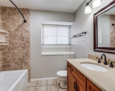 3814 Drakestone Avenue - Photo Thumbnail 8