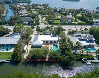 527 E Causeway Boulevard - Photo Thumbnail 27