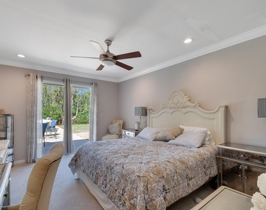 527 E Causeway Boulevard - Photo Thumbnail 14