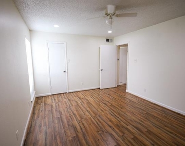 12816 Midway Road - Photo Thumbnail 13