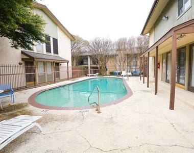 12816 Midway Road - Photo Thumbnail 16