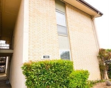 12816 Midway Road - Photo Thumbnail 15