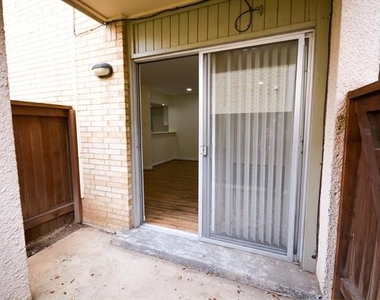 12816 Midway Road - Photo Thumbnail 10
