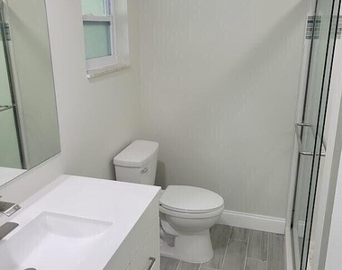 1915 Sw 17th Avenue Sw - Photo Thumbnail 9