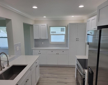 1915 Sw 17th Avenue Sw - Photo Thumbnail 1