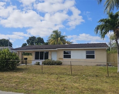 2771 Sw 3rd Street - Photo Thumbnail 2