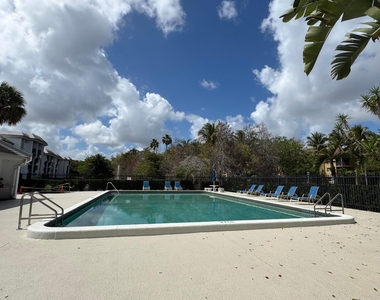 701 N Pine Island Road - Photo Thumbnail 22