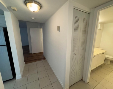 701 N Pine Island Road - Photo Thumbnail 16