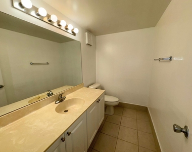 701 N Pine Island Road - Photo Thumbnail 15