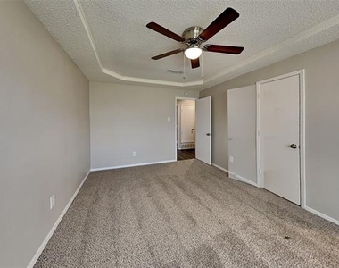 7609 Kimberly Court - Photo Thumbnail 12