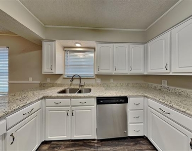 7609 Kimberly Court - Photo Thumbnail 6