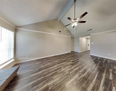 7609 Kimberly Court - Photo Thumbnail 4