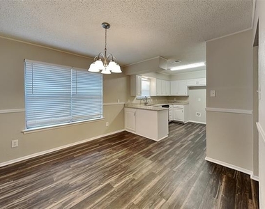 7609 Kimberly Court - Photo Thumbnail 8