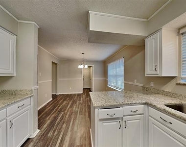 7609 Kimberly Court - Photo Thumbnail 7