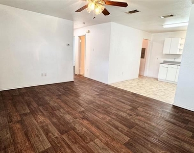 13116 White Settlement Road - Photo Thumbnail 4