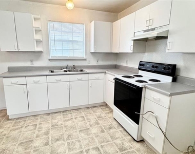 13116 White Settlement Road - Photo Thumbnail 6