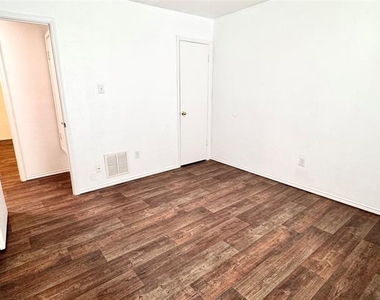 13116 White Settlement Road - Photo Thumbnail 9