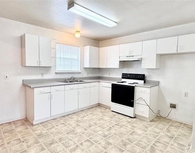 13116 White Settlement Road - Photo Thumbnail 5