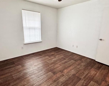 13116 White Settlement Road - Photo Thumbnail 11