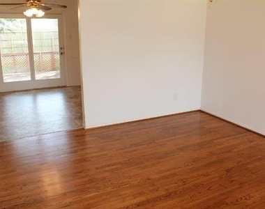 4614 Hanover Drive - Photo Thumbnail 3