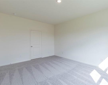 1888 Everglades Drive - Photo Thumbnail 8