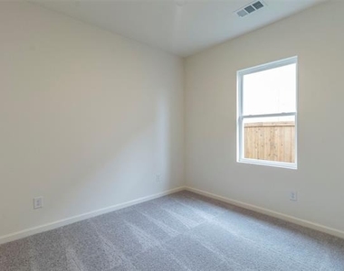 1888 Everglades Drive - Photo Thumbnail 13