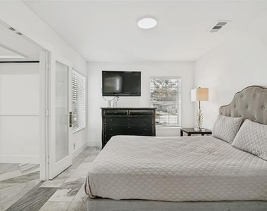 4419 Sexton Lane - Photo Thumbnail 16