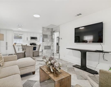 4419 Sexton Lane - Photo Thumbnail 8