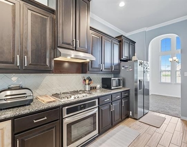 717 Whippoorwill Drive - Photo Thumbnail 7